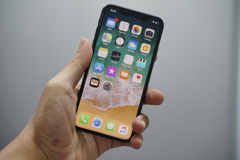 Apple iPhone 13